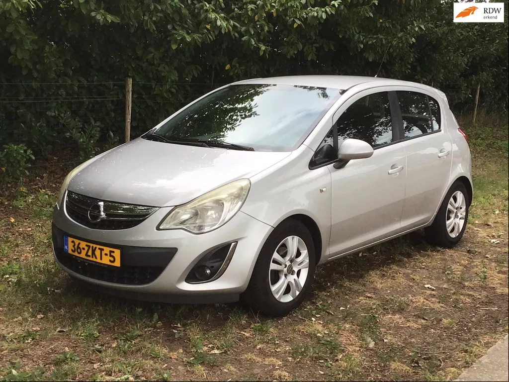 Opel Corsa 1.2-16V Cosmo (meeneemprijs)